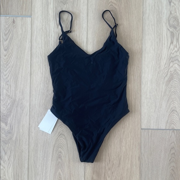 Capri high leg one piece - Picture 2 of 4